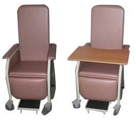 Reclined Geri chair with table